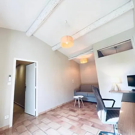 Magnifique Maison Avec Jardin Et Piscine Vue